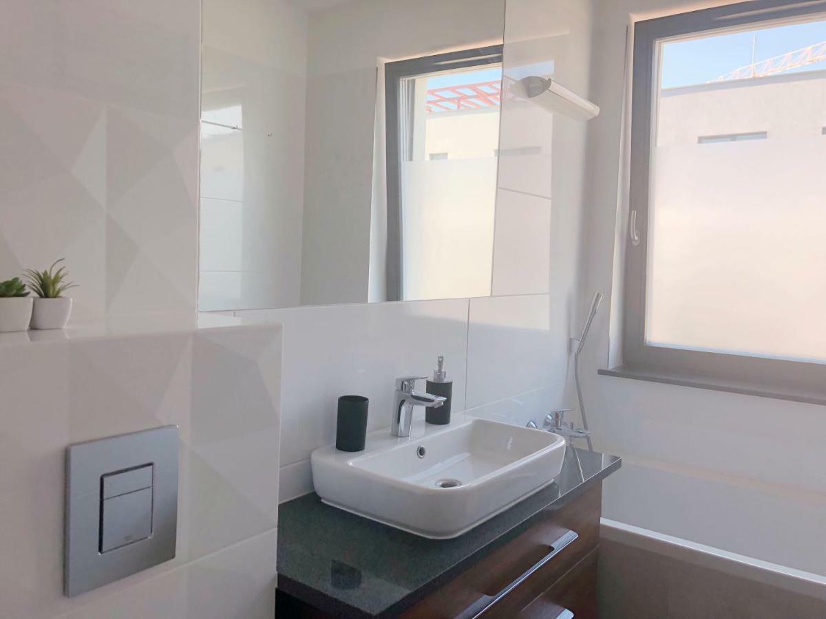 Modern & Classy Industrial - Apartamenty Browar Danzica Esterno foto