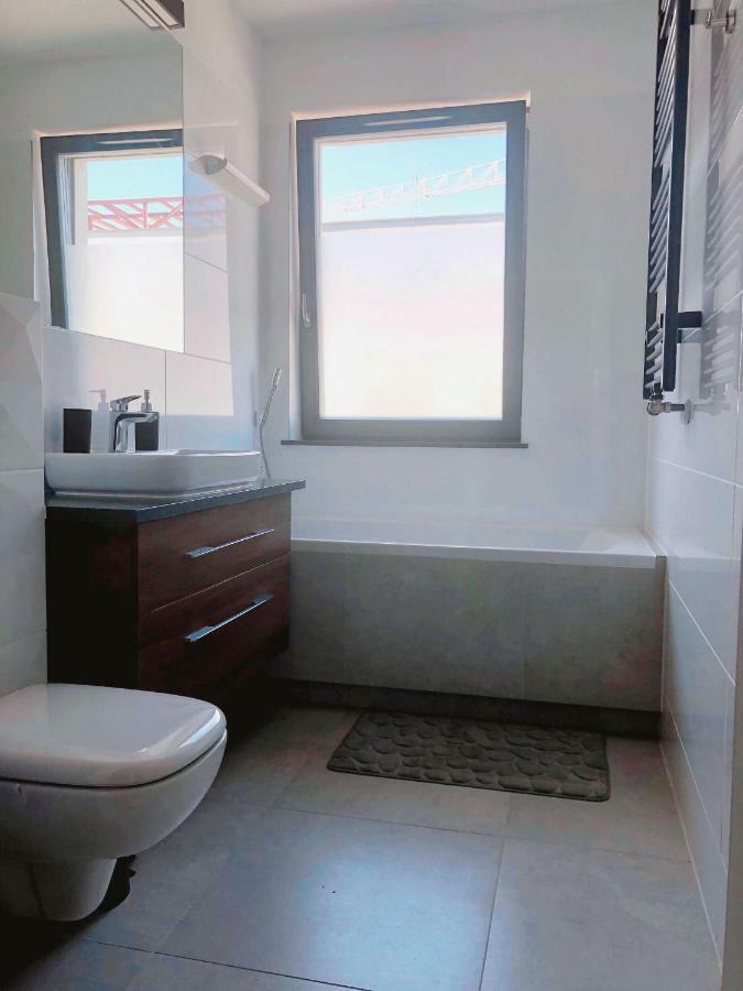 Modern & Classy Industrial - Apartamenty Browar Danzica Esterno foto